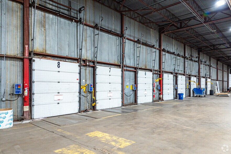 More Photos Of 1625 E Duane Blvd, Kankakee Manufacturing For Lease