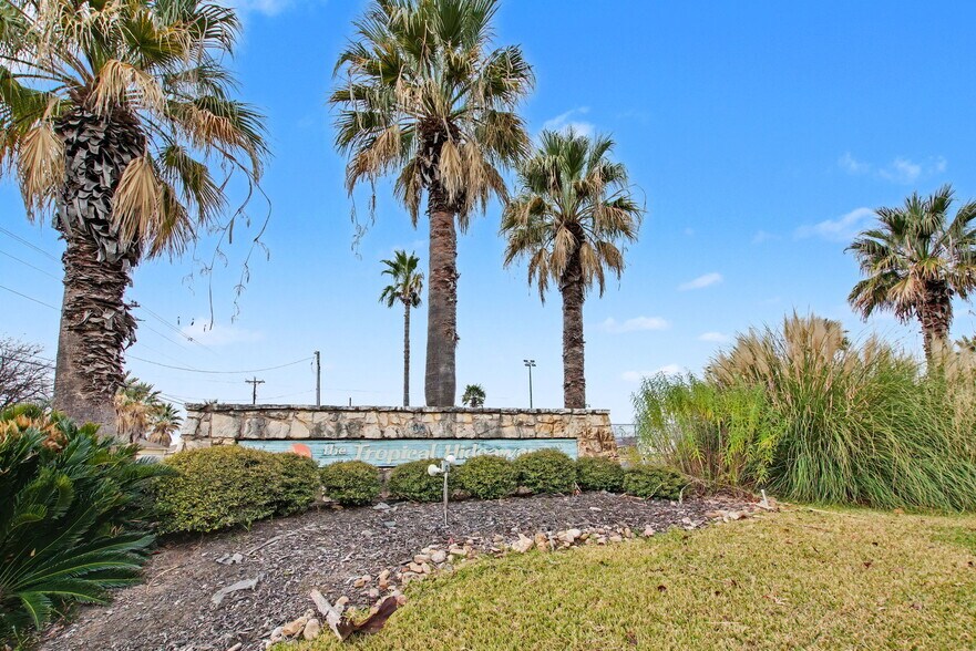 More Photos Of 604 Highcrest Dr, Marble Falls Specialty For Sale