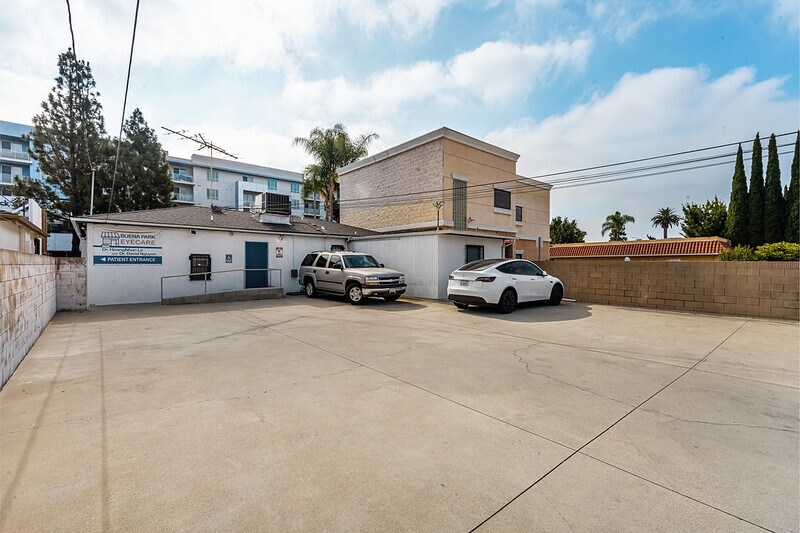 More Photos Of 5811 Beach Blvd, Buena Park Medical For Sale
