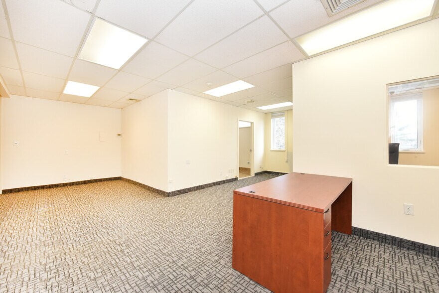More Photos Of 475 Main St, Farmingdale Medical For Sale