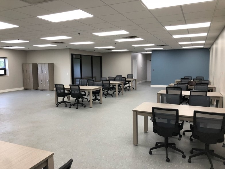 More Photos Of 140 LeGrand Ave, Northvale Manufacturing For Lease