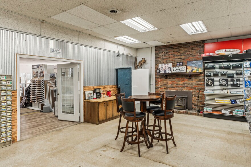 More Photos Of 1100 Winchester Hwy, Fayetteville Freestanding For Sale