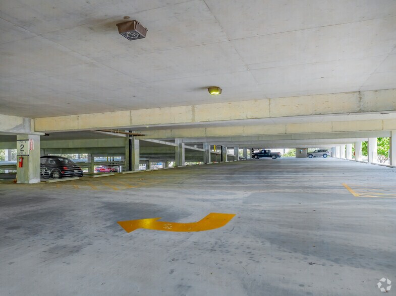 More Photos Of 10000 Rogers Run, San Antonio Office For Sale