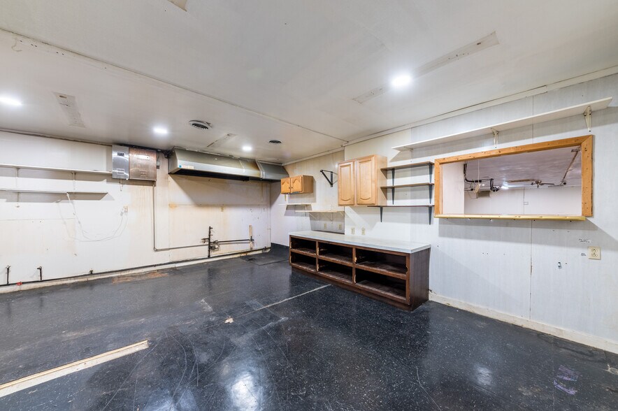 More Photos Of 2671 Clarksburg Rd, Buckhannon Restaurant For Sale