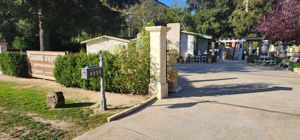 More Photos Of 2337 Troutdale Dr, Agoura Hills Freestanding For Sale