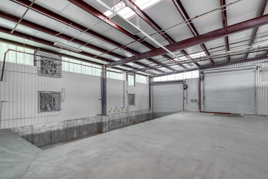 More Photos Of 3289 Montreal Industrial Way, Tucker Warehouse For Sale
