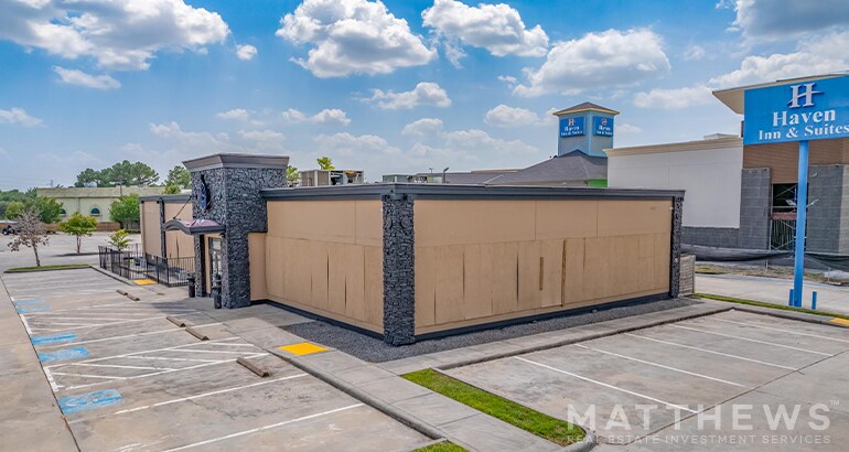 More Photos Of 17117 State Highway 249, Houston Restaurant For Lease