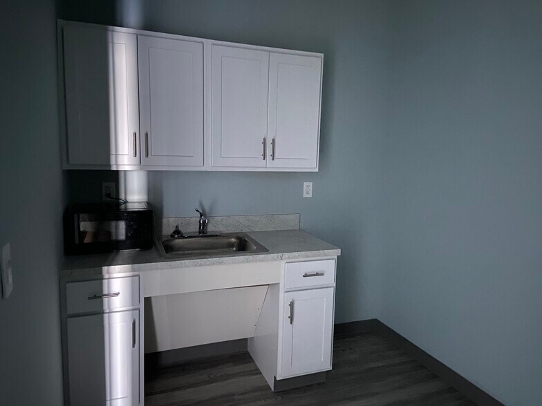 More Photos Of 2457 Gum Branch Rd, Jacksonville General Retail For Lease