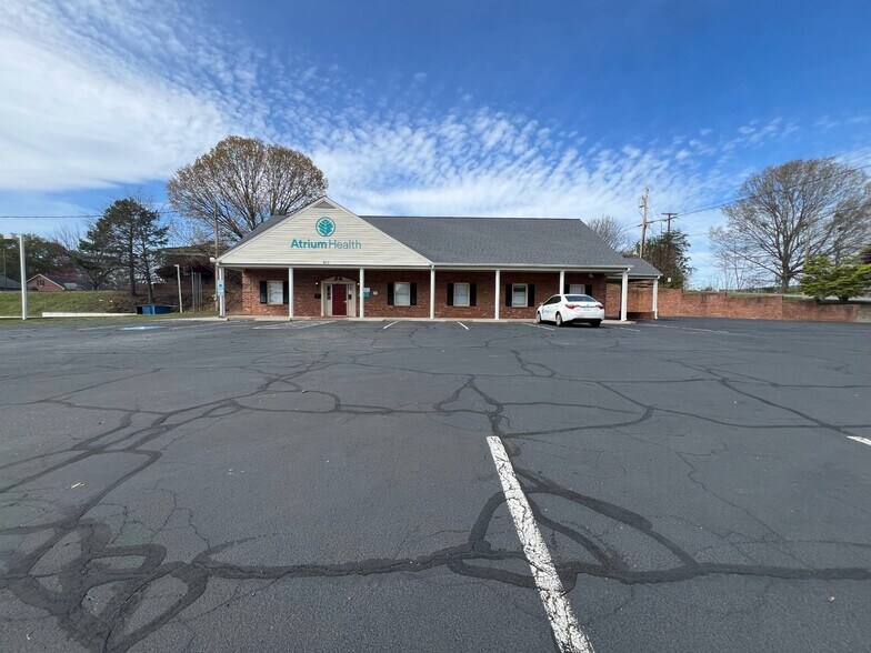 More Photos Of 853 S Laurel St, Lincolnton Medical For Sale