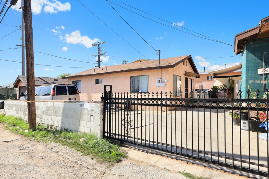 More Photos Of 3560 Siskiyou St, Los Angeles Apartments For Sale