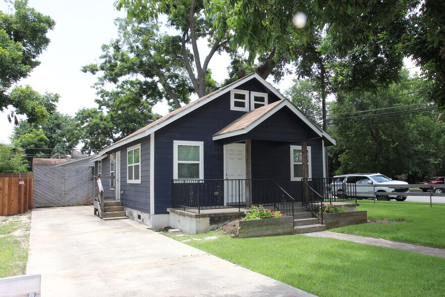 More Photos Of 1601 Holly St, Austin Medical For Lease