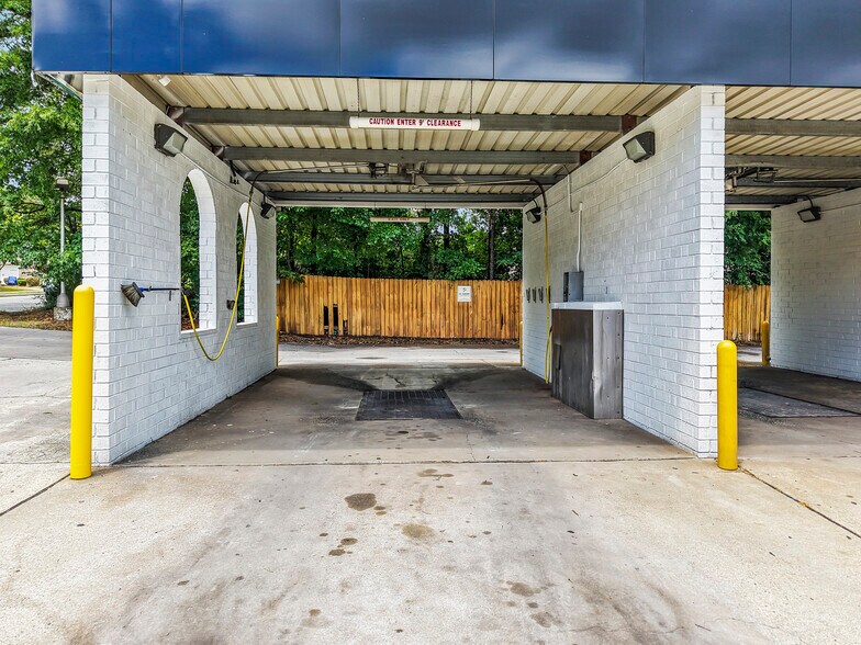 More Photos Of 1132 W Vandalia Rd, Greensboro Carwash For Sale