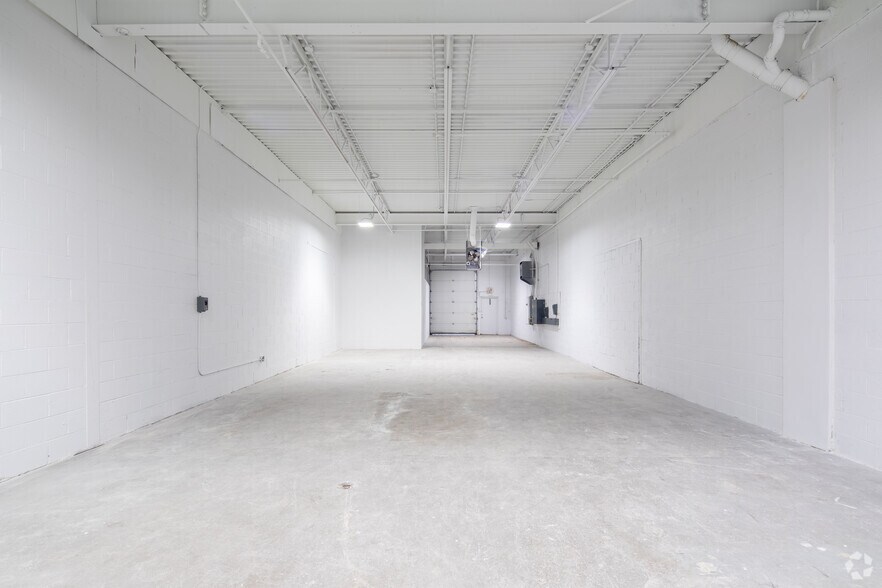 More Photos Of 1040 Martin Grove Rd, Toronto Service For Sale