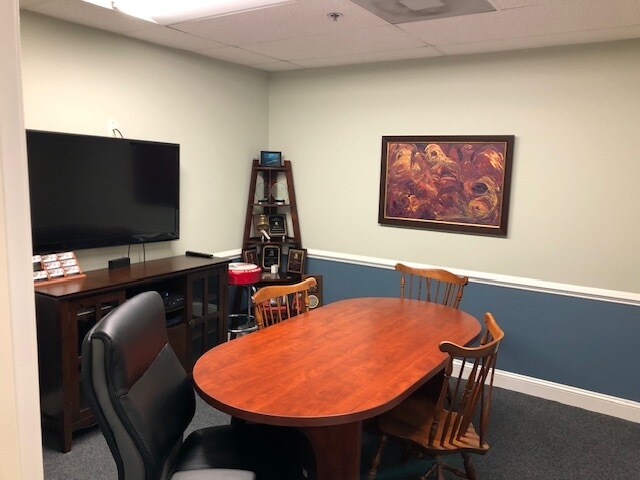 More Photos Of 45681 Oakbrook Ct, Sterling Flex For Sale