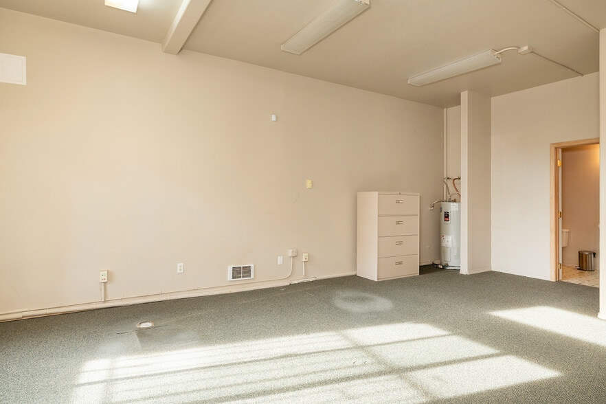 More Photos Of 3408 NE 65th St, Seattle Office Residential For Sale