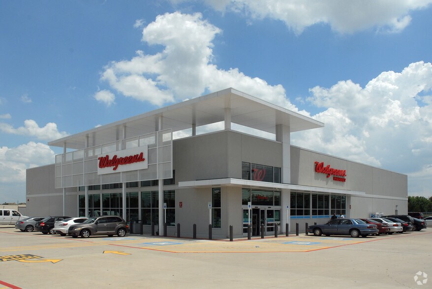 Primary Photo Of 107 W Rankin Rd, Houston Drugstore For Sale
