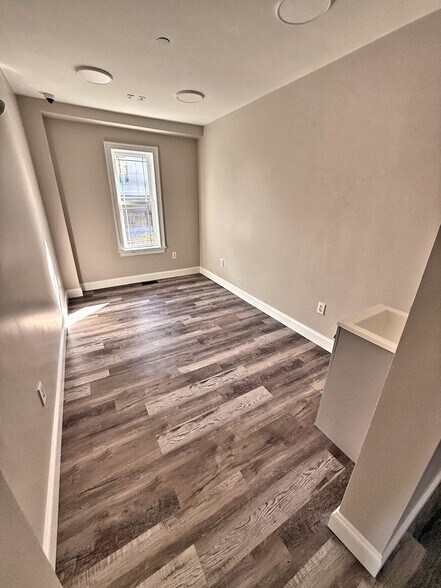 More Photos Of 44 Montvale Ave, Stoneham Office Residential For Sale