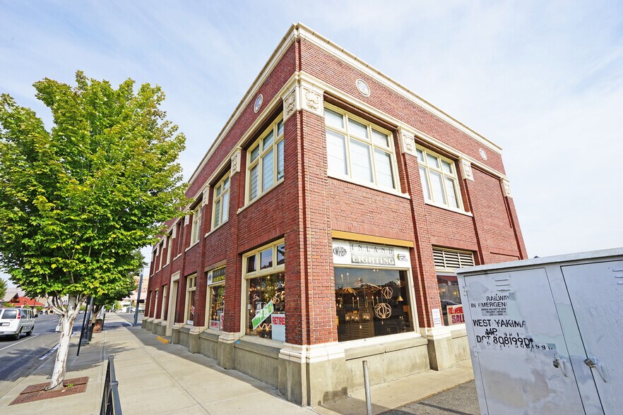 More Photos Of 104 W Yakima Ave, Yakima General Retail For Lease