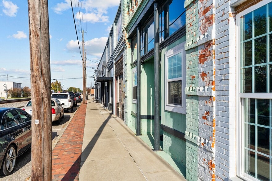 More Photos Of 123 S Railroad Ave, Dunn General Retail For Sale