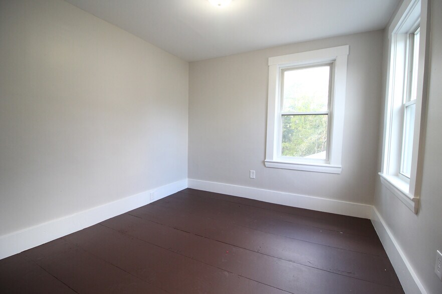 More Photos Of 3 Highland Park Ave, Hudson Specialty For Sale