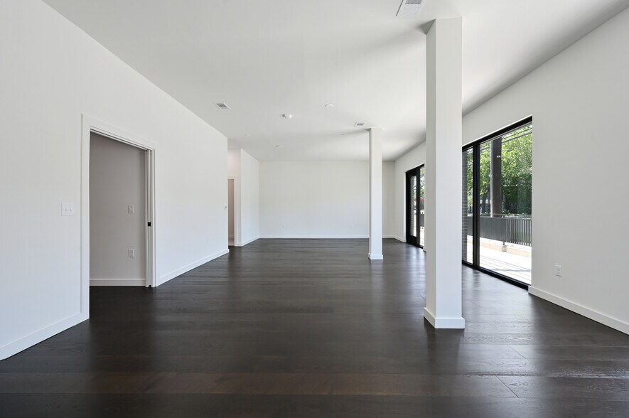 More Photos Of 2209 S First St, Austin Apartments For Sale