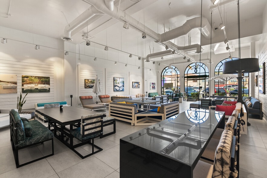 More Photos Of 7920 Herschel Ave, La Jolla Storefront Retail Office For Lease