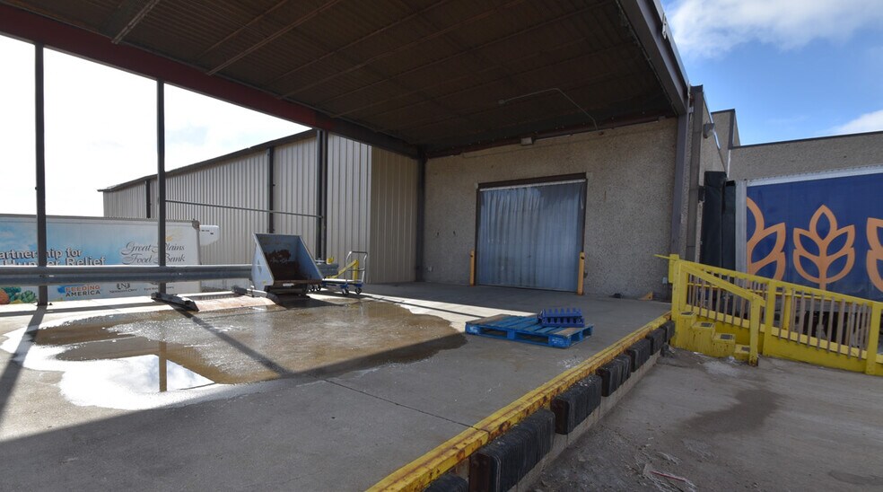 More Photos Of 1720 3rd Ave N, Fargo Distribution For Sale