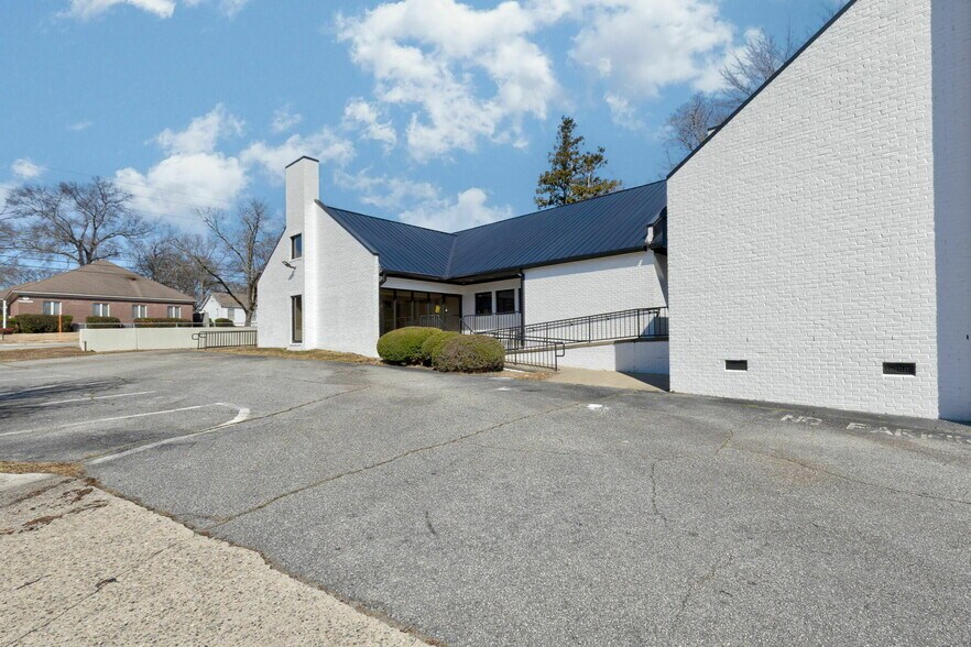 More Photos Of 1906 Warm Springs Rd, Columbus Medical For Sale