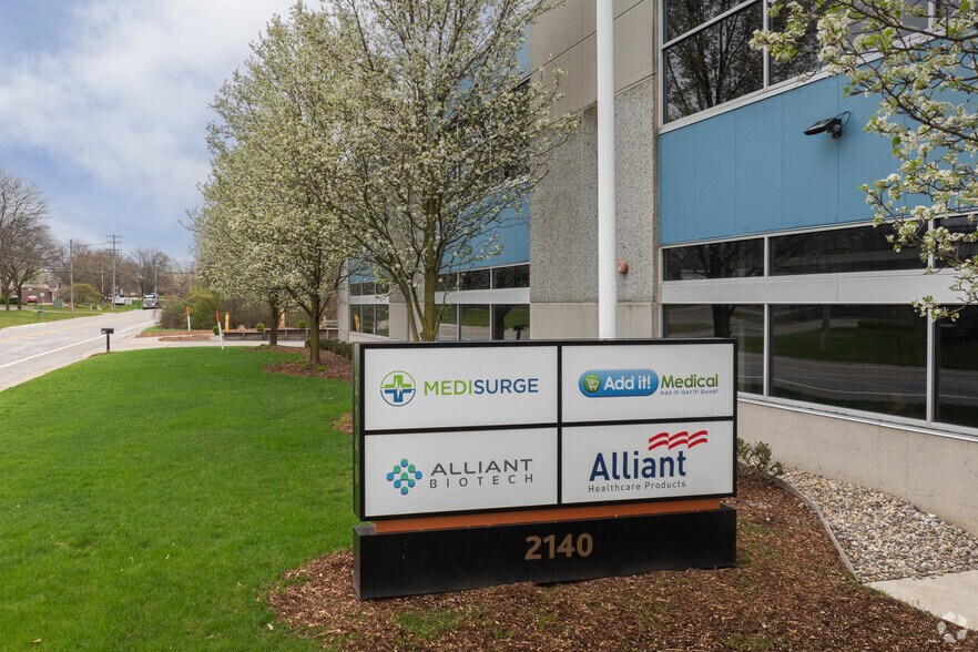More Photos Of 2140 Oak Industrial Dr NE, Grand Rapids Manufacturing For Lease