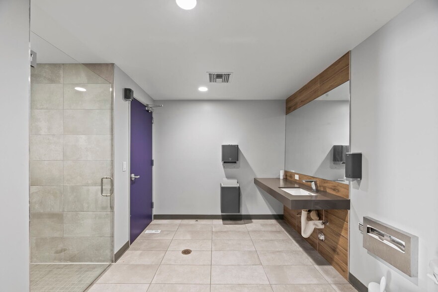 More Photos Of 31230 Cedar Valley Dr, Westlake Village Light Manufacturing For Lease