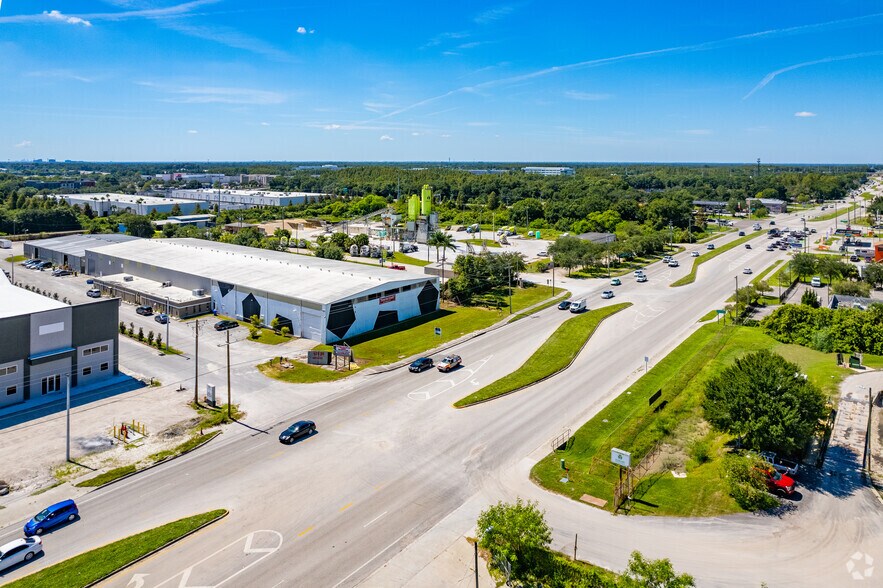 More Photos Of 5824 W Linebaugh Ave, Tampa Unknown For Lease