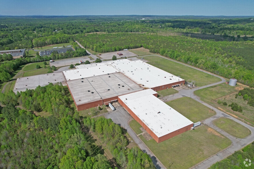 More Photos Of 572 S New St, Eden Distribution For Lease