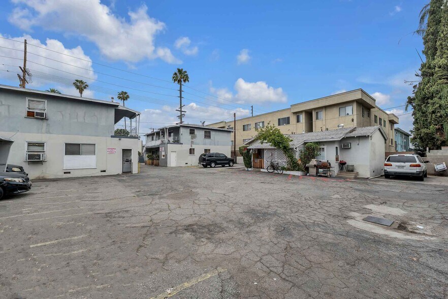 More Photos Of 6860-6870 Hazeltine Ave, Van Nuys Apartments For Sale