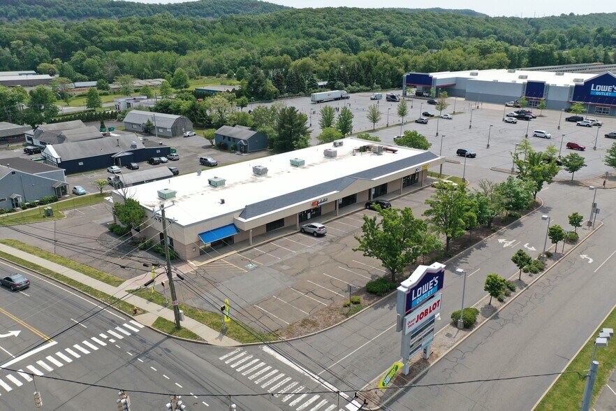 More Photos Of 1231 E Main St, Meriden Unknown For Lease