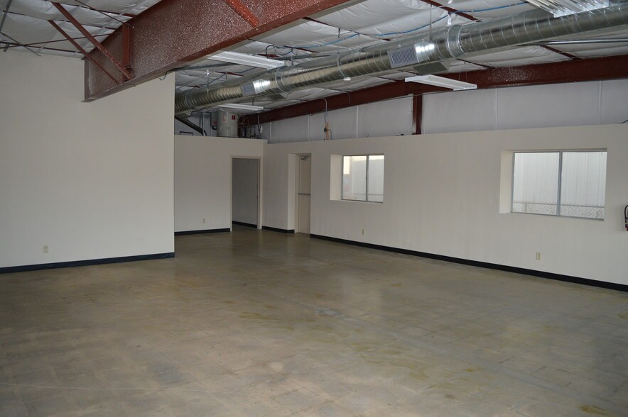 More Photos Of 242 Trade Center Dr, New Braunfels Warehouse For Lease
