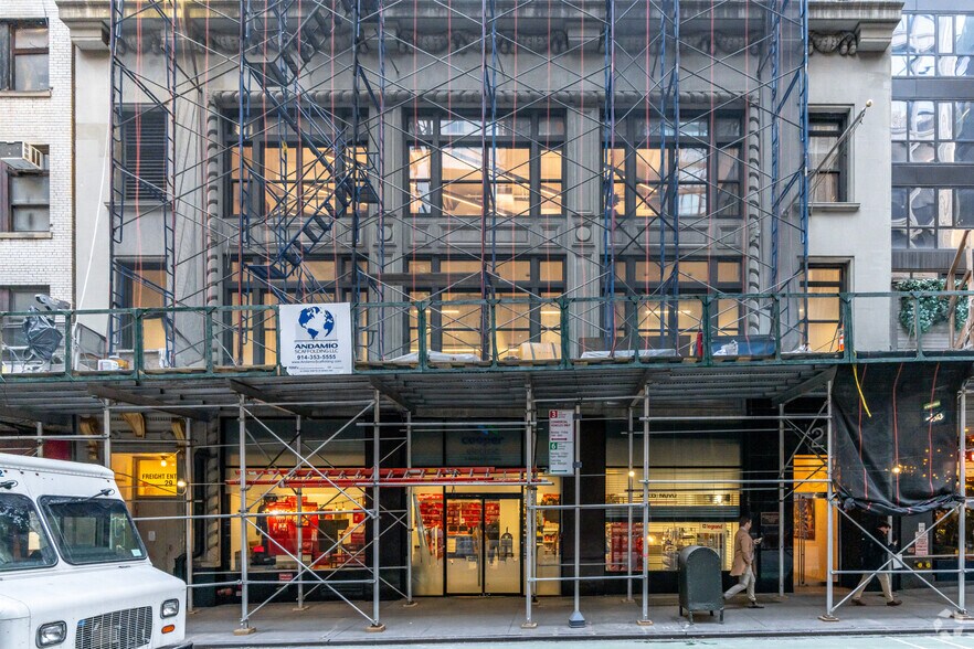 More Photos Of 29 W 38th St, New York Office For Lease