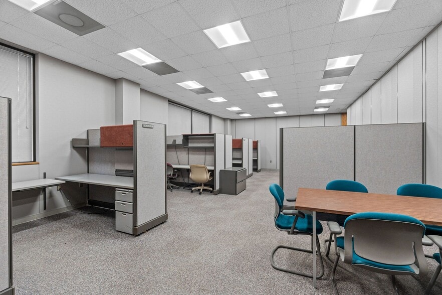 More Photos Of 3600 Wheeler Ave, Fort Smith Office For Sale