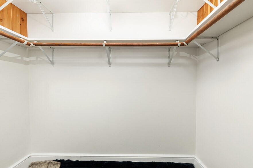 More Photos Of 238 E King St, Strasburg Storefront For Sale