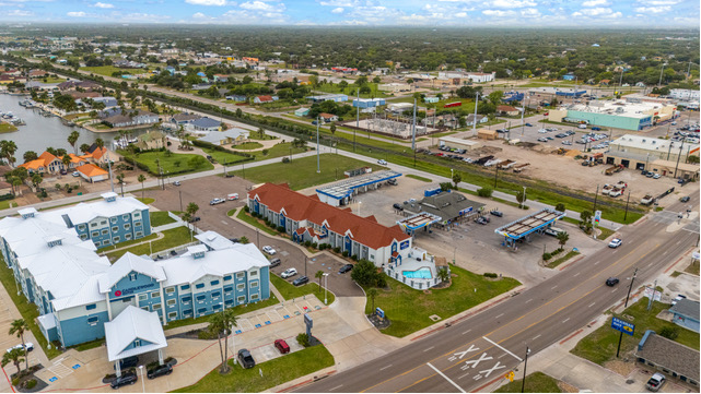 More Photos Of 355 E Goodnight Ave, Aransas Pass Hotel For Sale