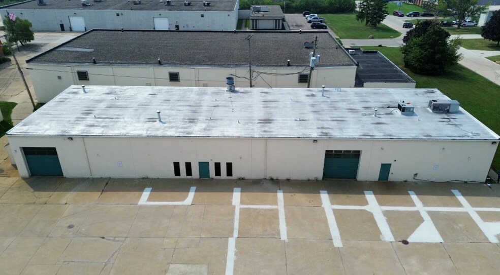 More Photos Of 686 Minnesota Dr, Troy Warehouse For Sale