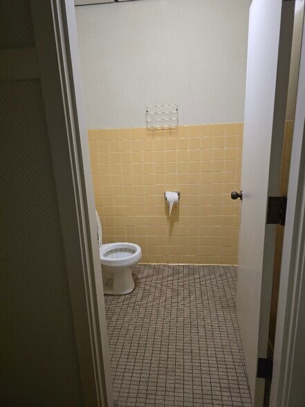 More Photos Of 87 Main St, East Millinocket Healthcare For Sale