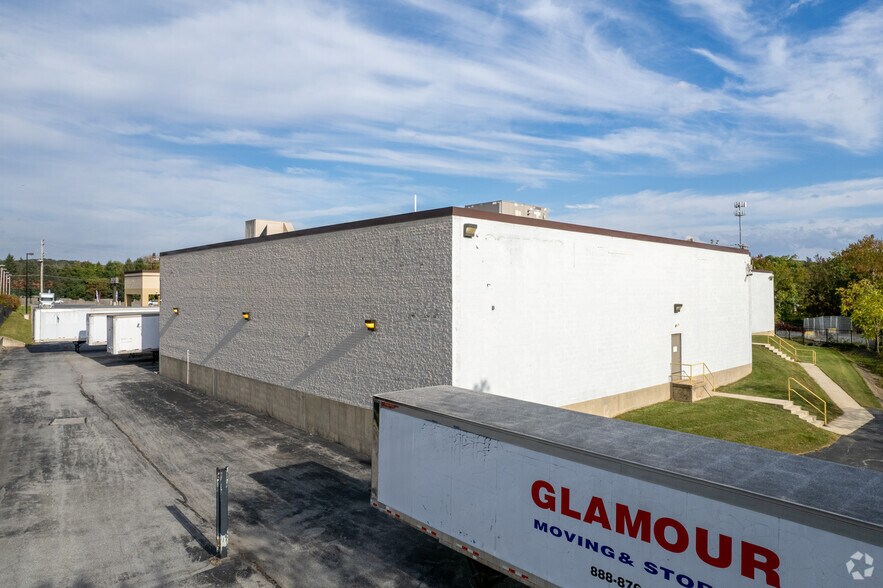 More Photos Of 9800 Reisterstown Rd, Owings Mills Light Distribution For Lease