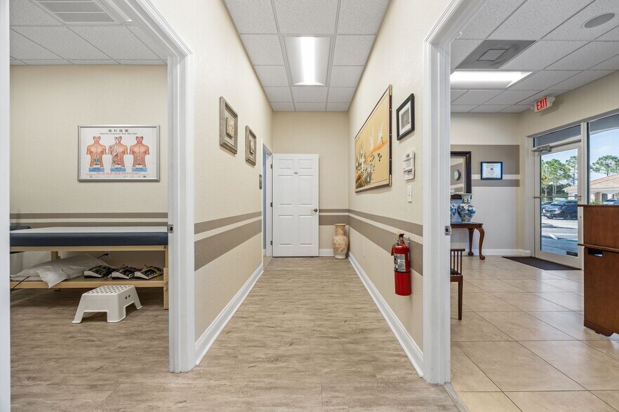More Photos Of 4966-4968 Royal Gulf Cir, Fort Myers Medical For Sale