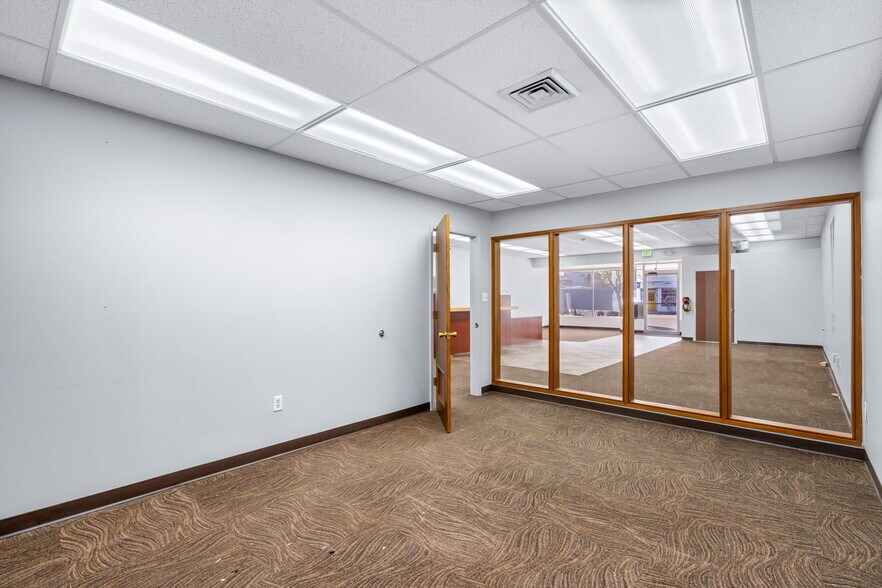 More Photos Of 422 Main St, Windsor Bank For Sale