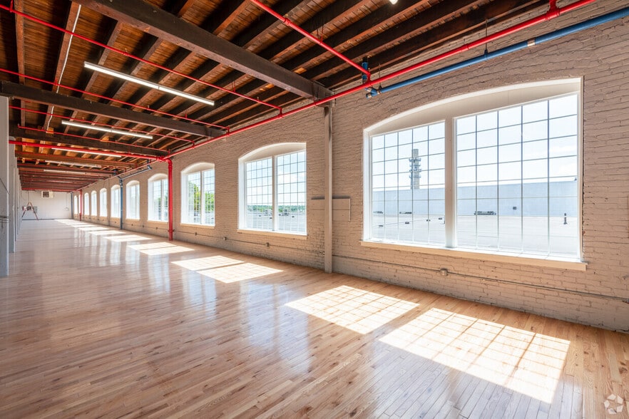 More Photos Of 58 Pulaski Rear St, Peabody Distribution For Lease