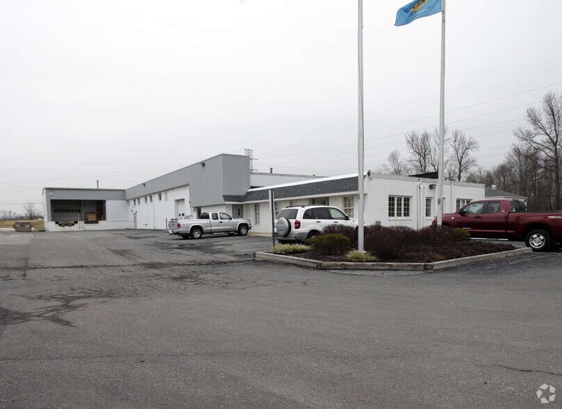 More Photos Of 21 Bellecor Dr, New Castle Warehouse For Lease