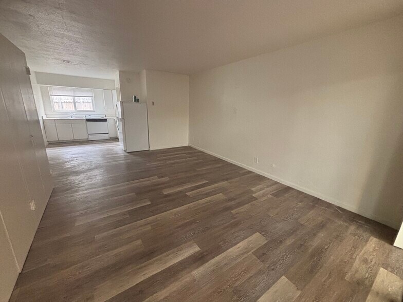 More Photos Of 7441-43 La Jolla Blvd Blvd, La Jolla Multifamily For Sale