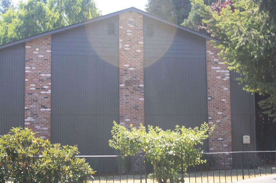 More Photos Of 1184 NE Turner Dr, Hillsboro Apartments For Sale