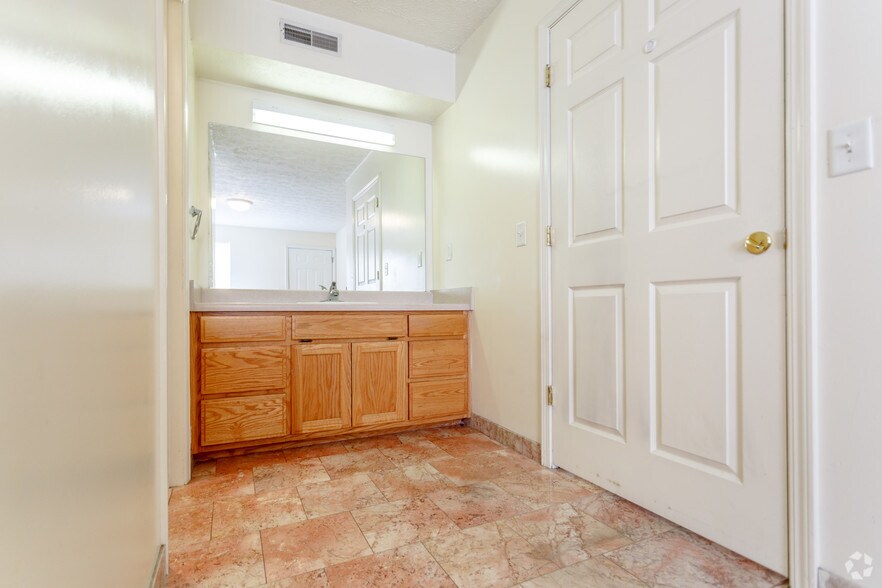 More Photos Of 1238 Sloan St, Murfreesboro Apartments For Sale