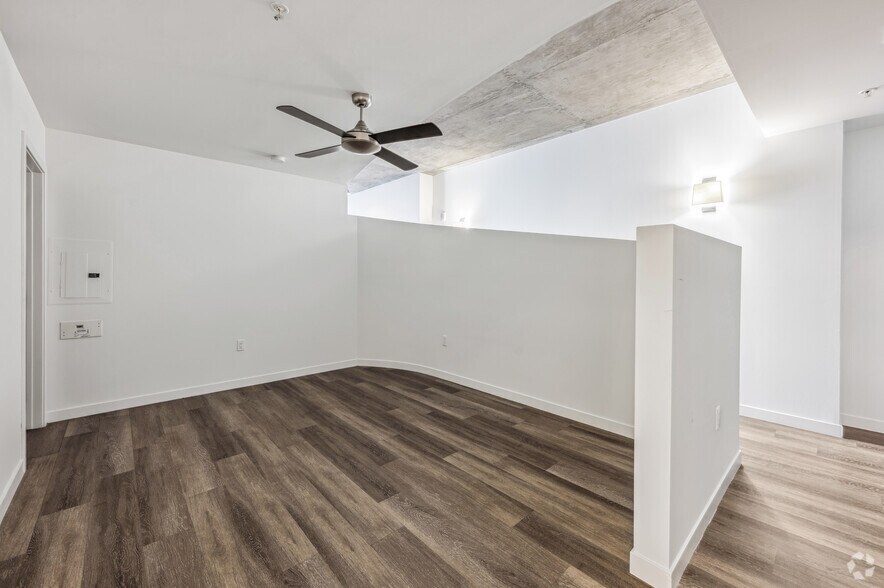 More Photos Of 801 S Hope St, Los Angeles Apartments For Lease